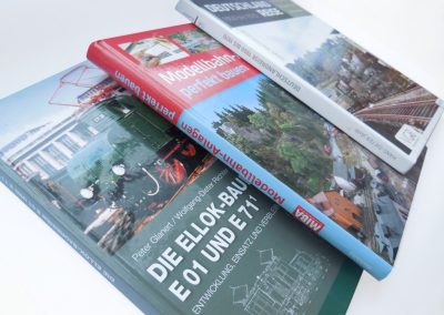Hochwertige Modellbau-Bücher über die perfekte Architektur und den Bau von E01 und E11, ideal für Modellbauer, Designer und Hobbyisten, inklusive detaillierter Bauanleitungen und Illustrationen.