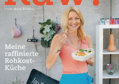 Katzenliebhaber, egozentrischer Koch, natürliche Küche, Rohkost-Küche, nachhaltige Ernährung, vegane Rezepte, gesunde Tiernahrung, vegetarische Ernährung, Bio-Zutaten, Kücheninspiration, Tierliebhaber, nachhaltiges Kochen, veganes Leben, gelungene Ernährung, Naturküche, kreatives Kochen.