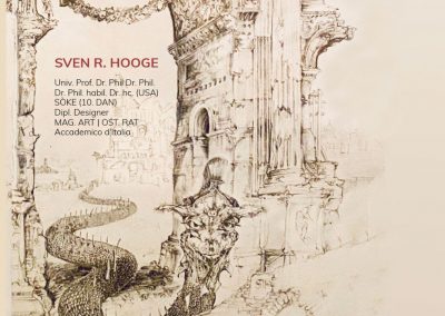 Architekturzeichnung mit Drachen im antiken Stil, Kunstbuchcover "Meine sieben Leben" von Sven R. Hooge, kreative Skizze in sepia Tönen, Verbindung von Kunst und Fantasie, historisches Motiv, Detailstudie.