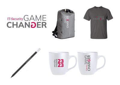 Stylische IT-Security Merchandising-Produkte für Gamer und IT-Profis von Sono Cats, inklusive Rucksack, T-Shirt, Kugelschreiber und Tassen mit innovativem Design und Logo.